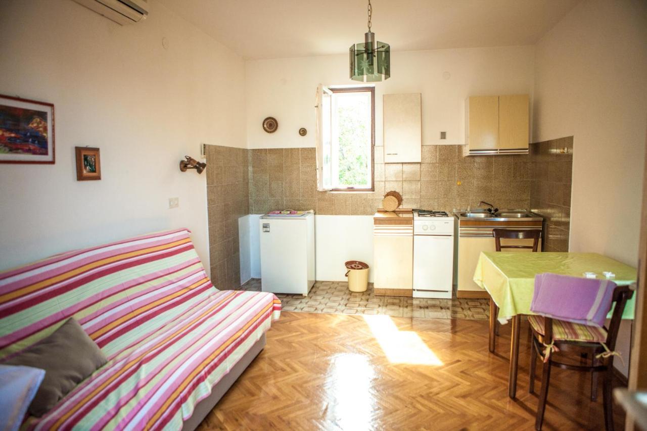 Apartments Alma ノヴァリャ エクステリア 写真